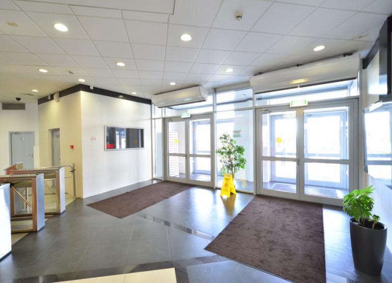 Art Gallery, корпус 2: Вид входной группы внутри зданий