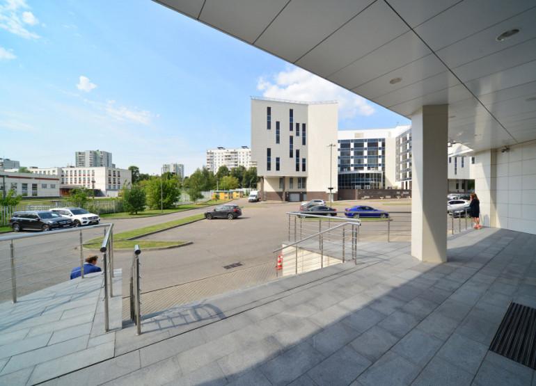 Art Gallery, корпус 2: Вид входной группы снаружи